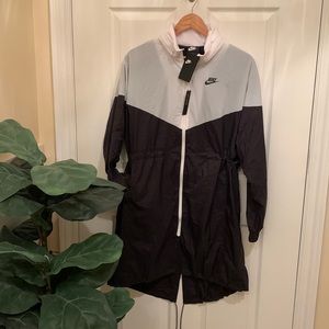 nike windrunner trench